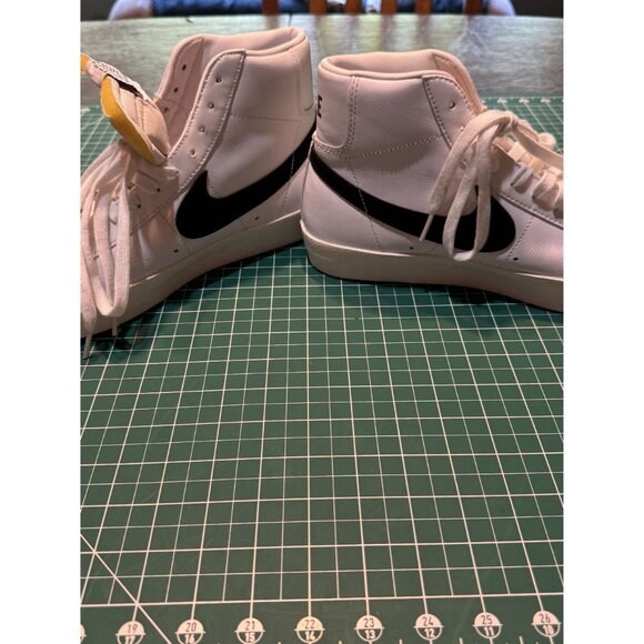 Nike Blazer Mid '77 Vintage Sneakers - Men's Size 9 - White & Black - Lace-Up - - Picture 5 of 6